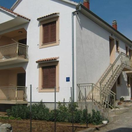 Apartmani Petra Pakoštane Екстериор снимка